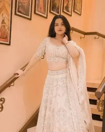 Escort Nilanga